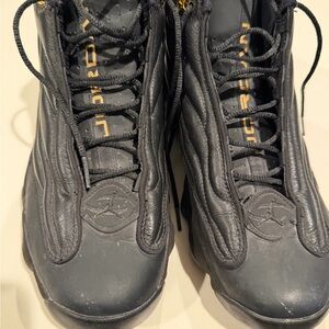 Jordan Pro Strong Black Metallic Gold